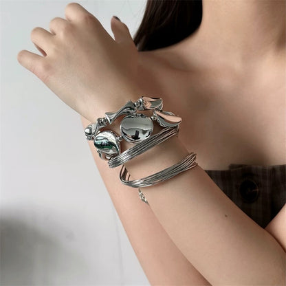 minimal wave bracelet [ID: not1238]