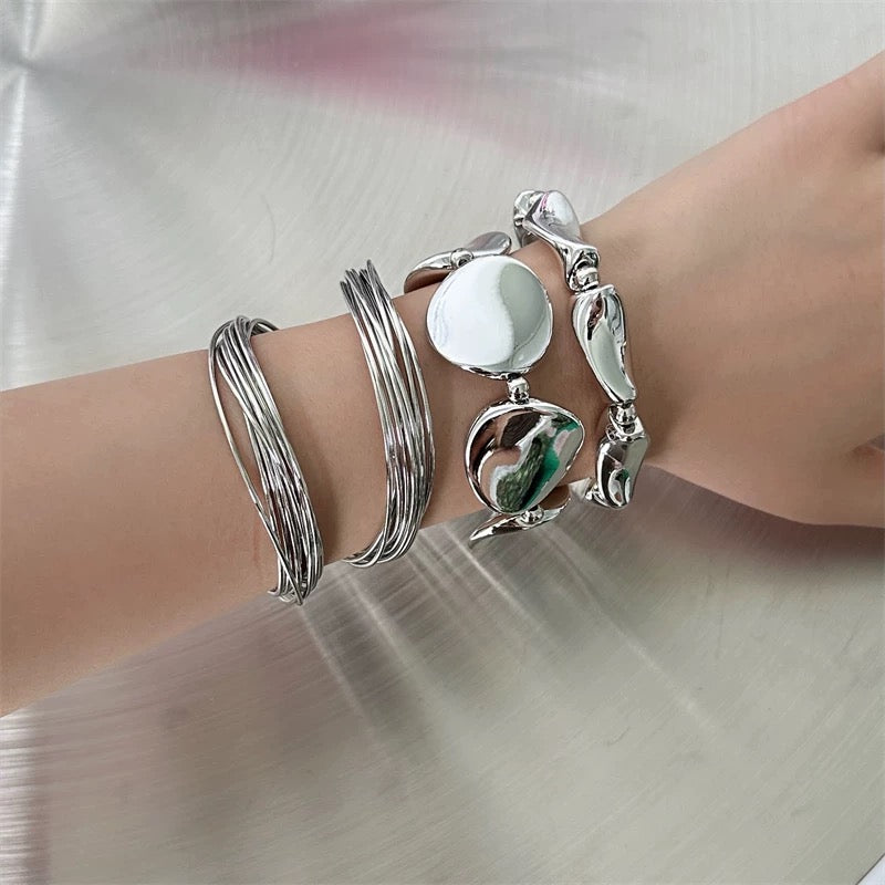 minimal wave bracelet [ID: not1238]
