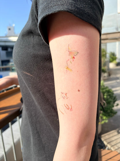 Crayon drawing - 6_tattoo_ 着画 前腕 蝶 猫