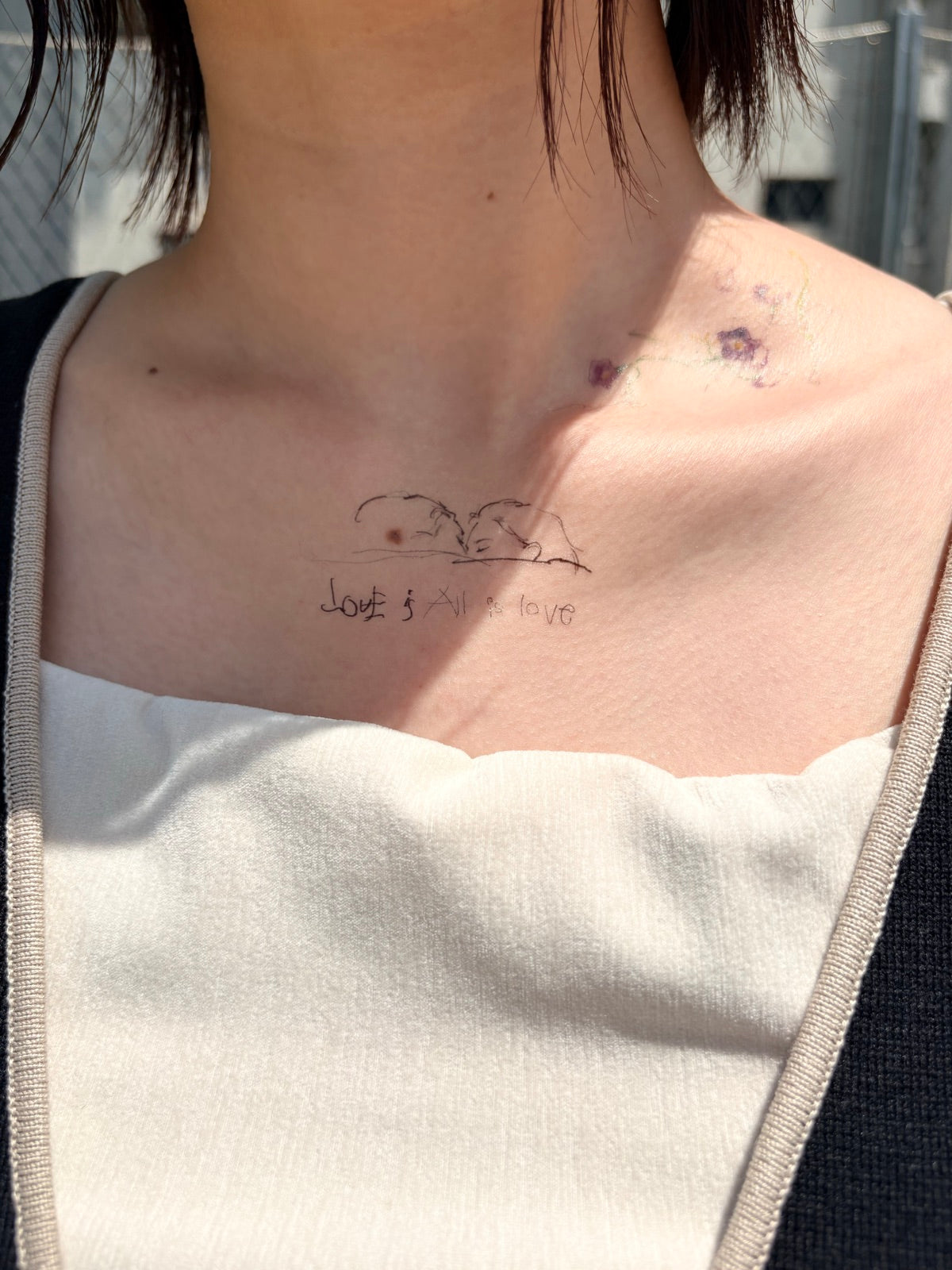 All is love - 6_tattoo_ 着画 鎖骨