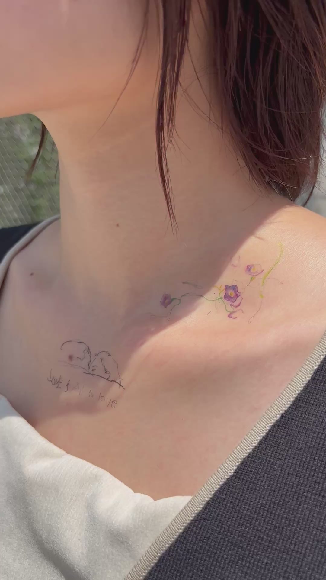Crayon drawing - 6_tattoo_ 着画動画 鎖骨 花